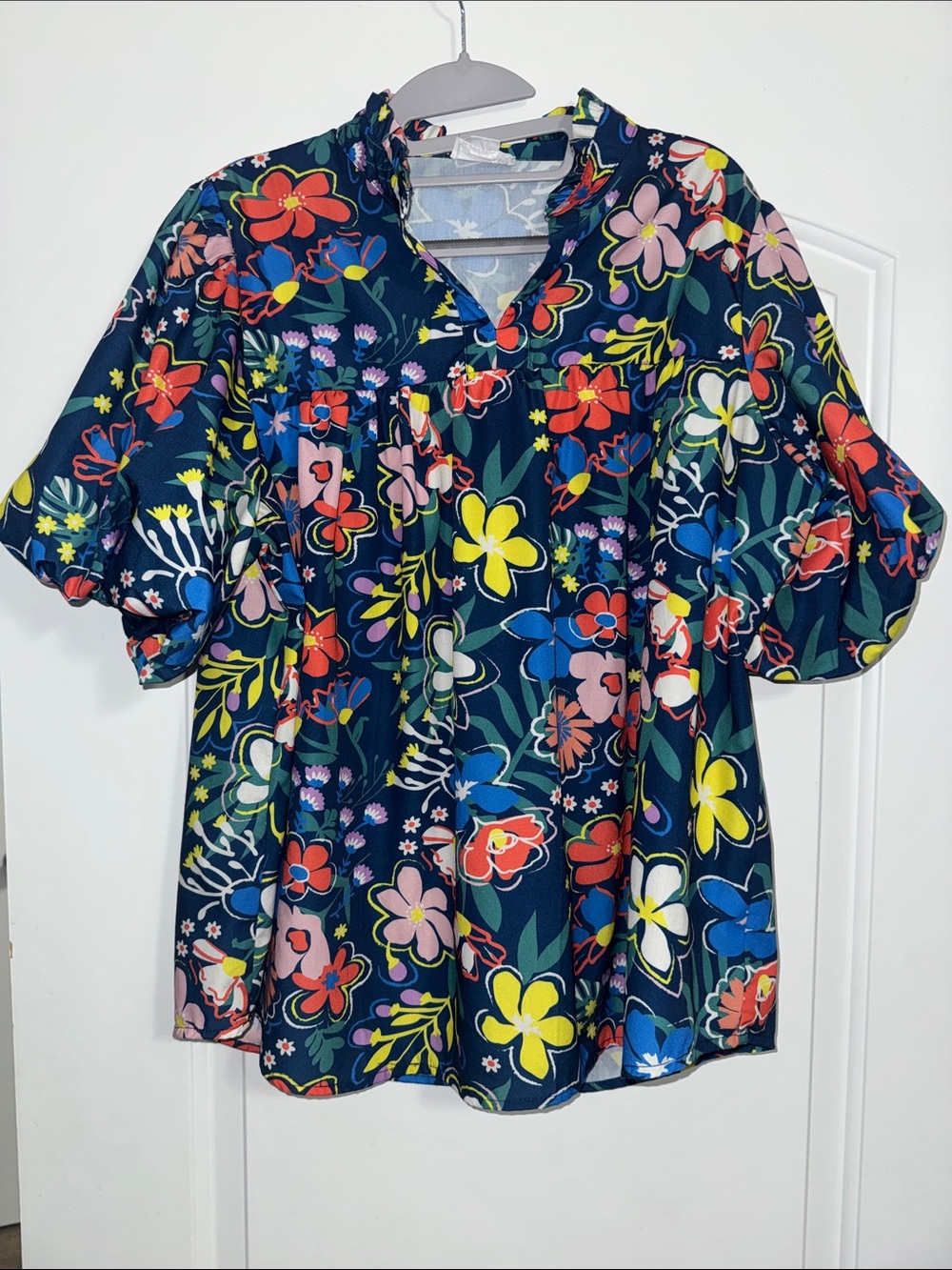 Chic Soul Navy Floral V-Neck Puff Sleeve Blouse